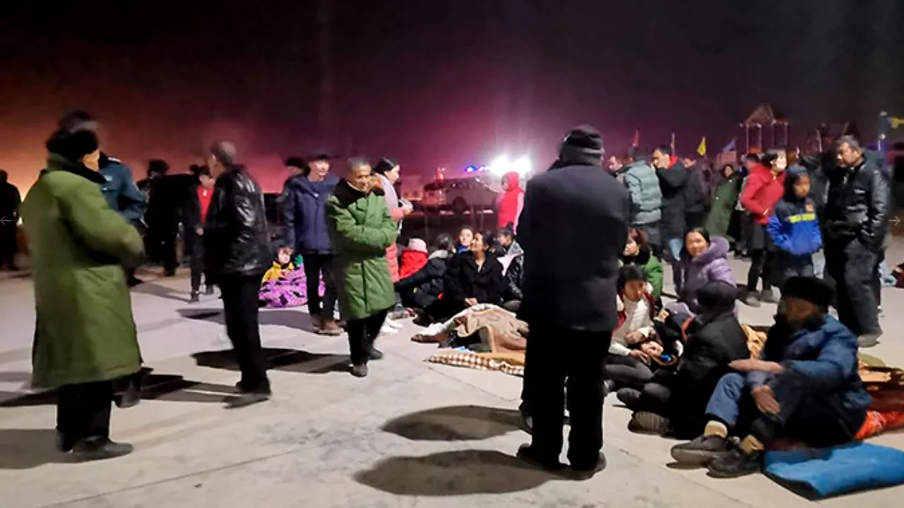 Cutremur de 6,4 în nord-vestul Chinei: Cel puţin o persoană a murit, iar alte două au fost rănite. Seismul, urmat de opt replici