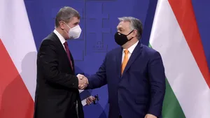 Cehia ar putea cumpăra vaccin de la ruşi şi chinezi, aşa cum a făcut Ungaria