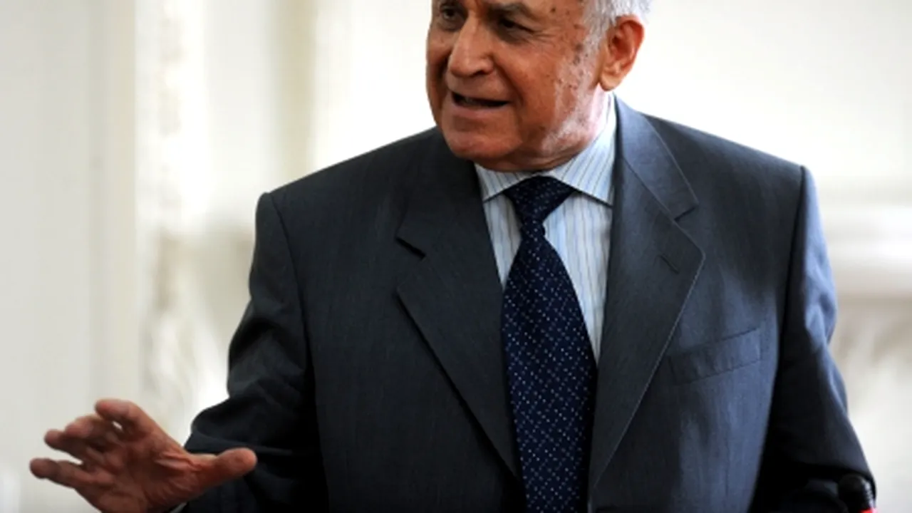 Iliescu: Suntem într-o situaţie similară celei de după căderea Guvernului Roman