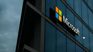 Microsoft și Amazon controlează prea mult piața cloud, avertizează britanicii
