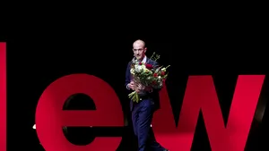 Yuval Noah Harari: “Cel mai mare pericol nu este virusul în sine”
