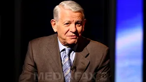 Meleşcanu ar accepta susţinerea ACL dacă Iohannis este declarat incompatibil de ICCJ: 