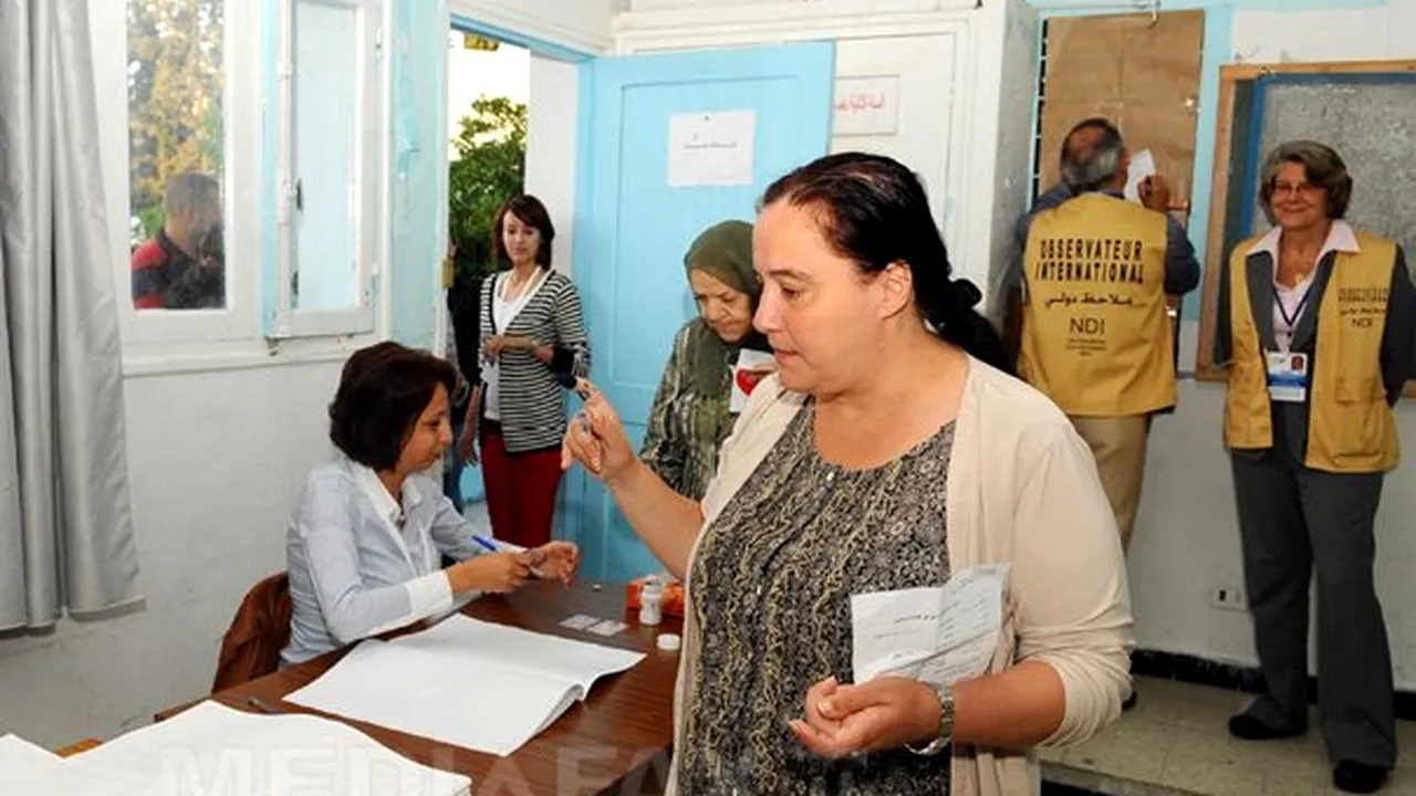 Alegeri libere în Tunisia: populaţia votează în cadrul unui scrutin istoric
