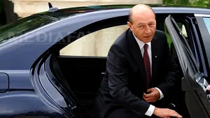 Preşedintele Băsescu, întâmpinat la sediul PNŢCD cu scandarea 