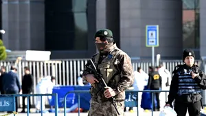 Radicalizarea tinerilor devine o problemă majoră de securitate în Europa și America de Nord