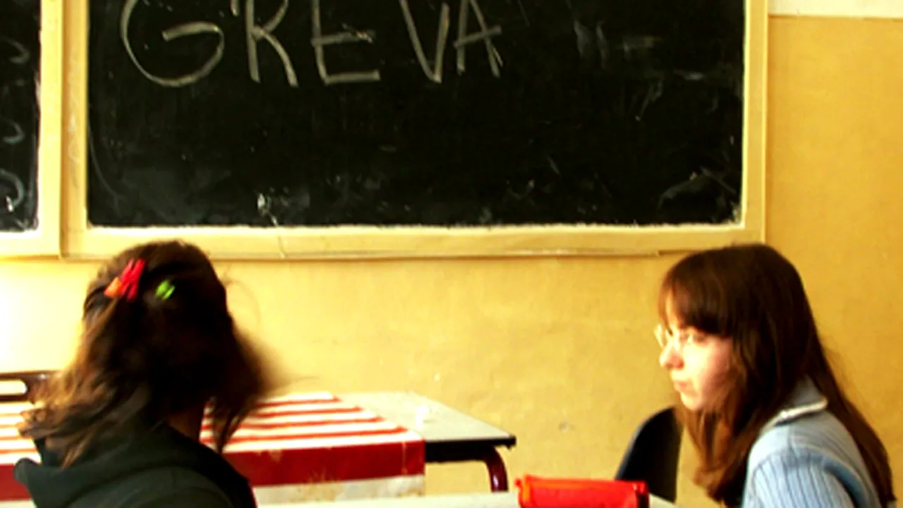 Profesorii fac grevă generală de o zi în 22 aprilie, de luni nu vor mai trece notele în catalog