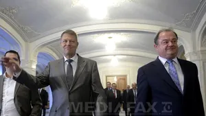 Iohannis şi Blaga s-au întâlnit cu parlamentarii şi liderii PNL la un restaurant din Capitală 