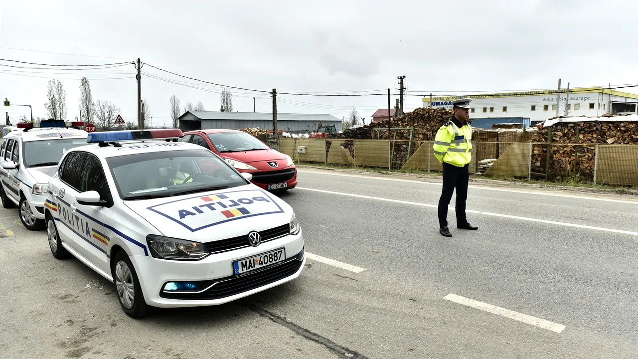 Dosar penal pentru un bărbat din Tulcea după ce a spart geamul maşinii din spate şi a rănit un pasager. Nu avea nici permis