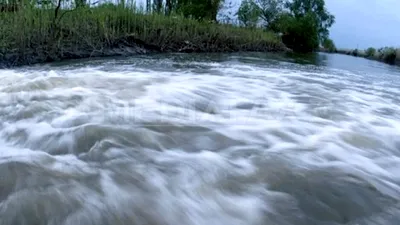 METEO Avertizare emisă de hidrologi: Cod portocaliu de inundații pentru râuri din cinci județe