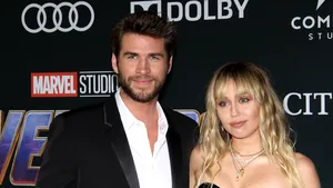 Ecourile unui mariaj de 8 luni: Miley Cyrus neagă acuzaţiile de infidelitate într-o polemică pe Twitter/ Madonna îi ia apărarea