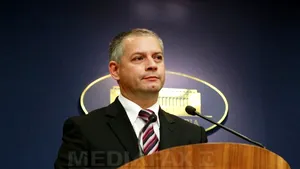 Preşedintele şi vicepreşedinţii ANRP au demisionat. Alături de demisii, lui Ponta i s-a înmânat un memoriu cu amenzile contra instituţiei