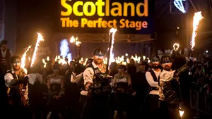 Cel mai mare festival de anul nou din Europa s-a ţinut online. Peste 100 de drone au fost angrenate în coregrafia care a durat trei zile