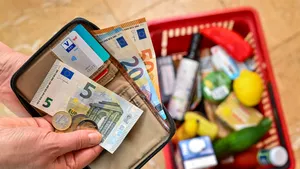ECONOMIC Inflația din zona euro a urcat la 3,3% în august. BCE se pregătește pentru o nouă majorare a dobânzilor
