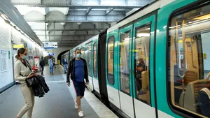 60 de staţii de metrou pariziene vor rămâne închise şi după marea redeschidere de luni din Franţa. De ce au luat autorităţile această decizie