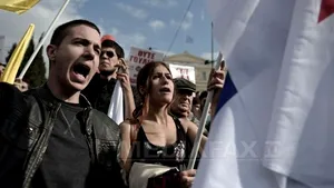 Mii de persoane au manifestat la Atena împotriva măsurilor de austeritate
