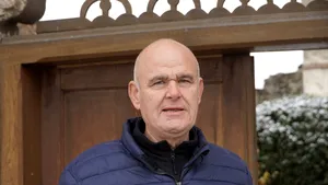 De pe terenul de handbal la altar. Preotul singurei abaţii cisterciene din România, fost handbalist