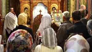 Doi preoţi şi alte patru persoane angajate la o biserică din Bucureşti, diagnosticaţi cu COVID-19