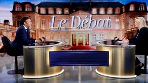 Primele rezultate ale alegerilor din Franţa. Macron căştigă în SUA, Canada, Brazilia. Le Pen se impune în mai multe departamente de peste mări