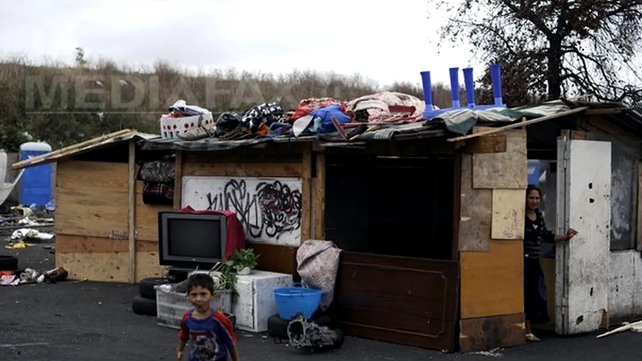 Romii au blocat o autostradă din Italia pentru a protesta faţă de evacuarea lor dintr-o tabără