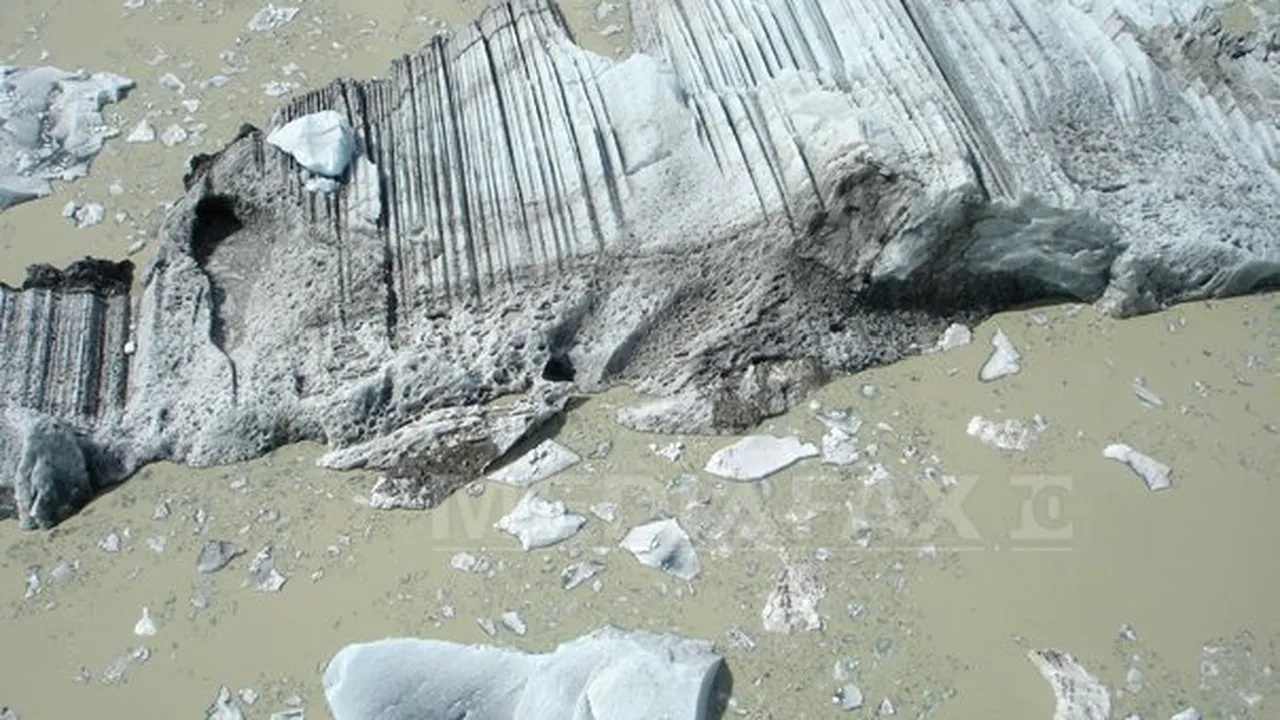 Un bloc de 30 de milioane de tone s-a desprins dintr-un gheţar, după seismul din Noua Zeelandă