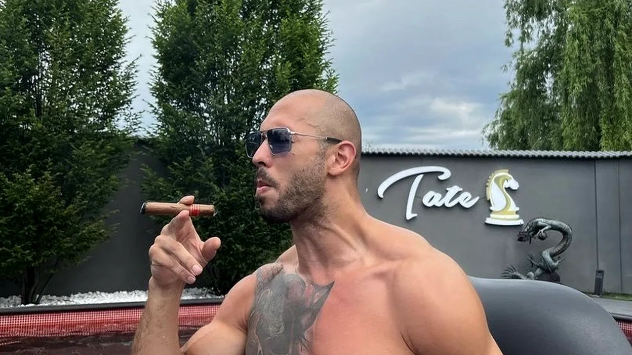 Controversatul influencer Andrew Tate a fost interzis pe Facebook şi Instagram