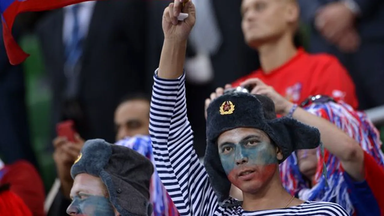 Bătaie între suporterii ruşi şi oamenii de ordine, după meciul Rusia-Cehia - VIDEO