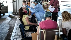 Certificate false, care atestă testarea negativă pentru Covid-19, vândute la intrarea în Grecia. Cât costă un astfel de document