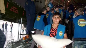 Doar 14% dintre români au făcut voluntariat, majoritatea - studenţi şi angajaţi cu studii superioare