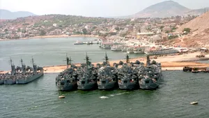 Anchetă de amploare la o bază navală din Grecia: Materiale militare, inclusiv unele de natură explozivă, ar fi dispărut 