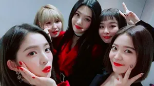 Concert istoric la Phenian. Preşedintele Kim Jong-un a aplaudat şi s-a întreţinut în culise cu vedete sud-coreene