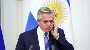 Fostul preşedinte al Argentinei, Alberto Fernández, este acuzat oficial de corupţie