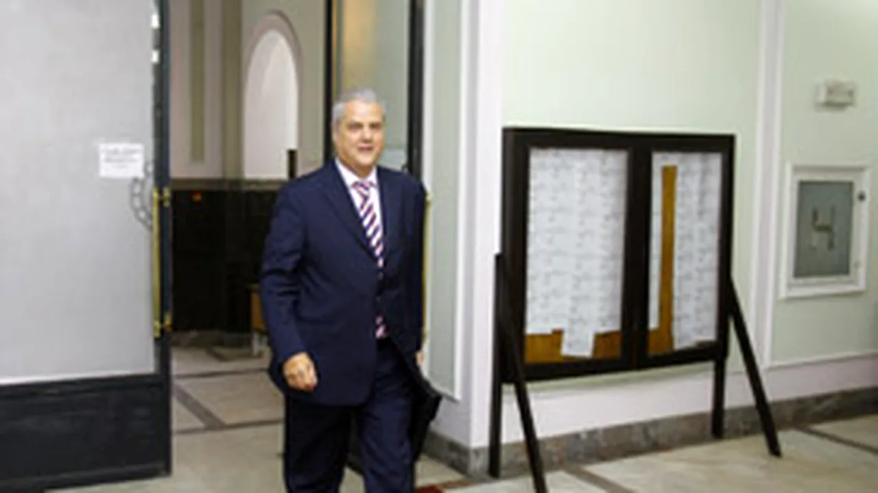 Comisia juridică a Camerei a decis să retrimită Parchetului dosarele lui Năstase