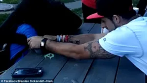 DRAMATIC. A filmat momentul în care îi spune fiului că mama sa a murit din cauza drogurilor: 