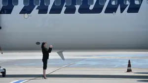 Tarom a lansat procedura de achiziţie pentru trei aeronave de tip widebody. Două avioane Boeing 737-800, denumite „Marea Unire” şi „Sarmizegetusa” au intrat, în luna mai, în flota companiei