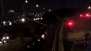 VIDEO | Momentul în care un pod de pe o autostradă din China se prăbuşeşte. Bilanţ: 3 morţi şi 2 răniţi