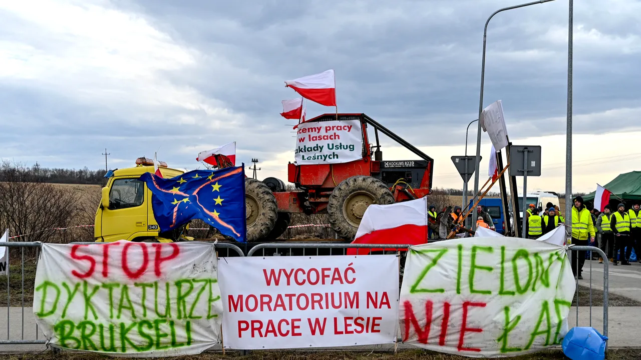 Mii de fermieri au protestat la Varşovia faţă de importurile de alimente din Ucraina şi normele UE