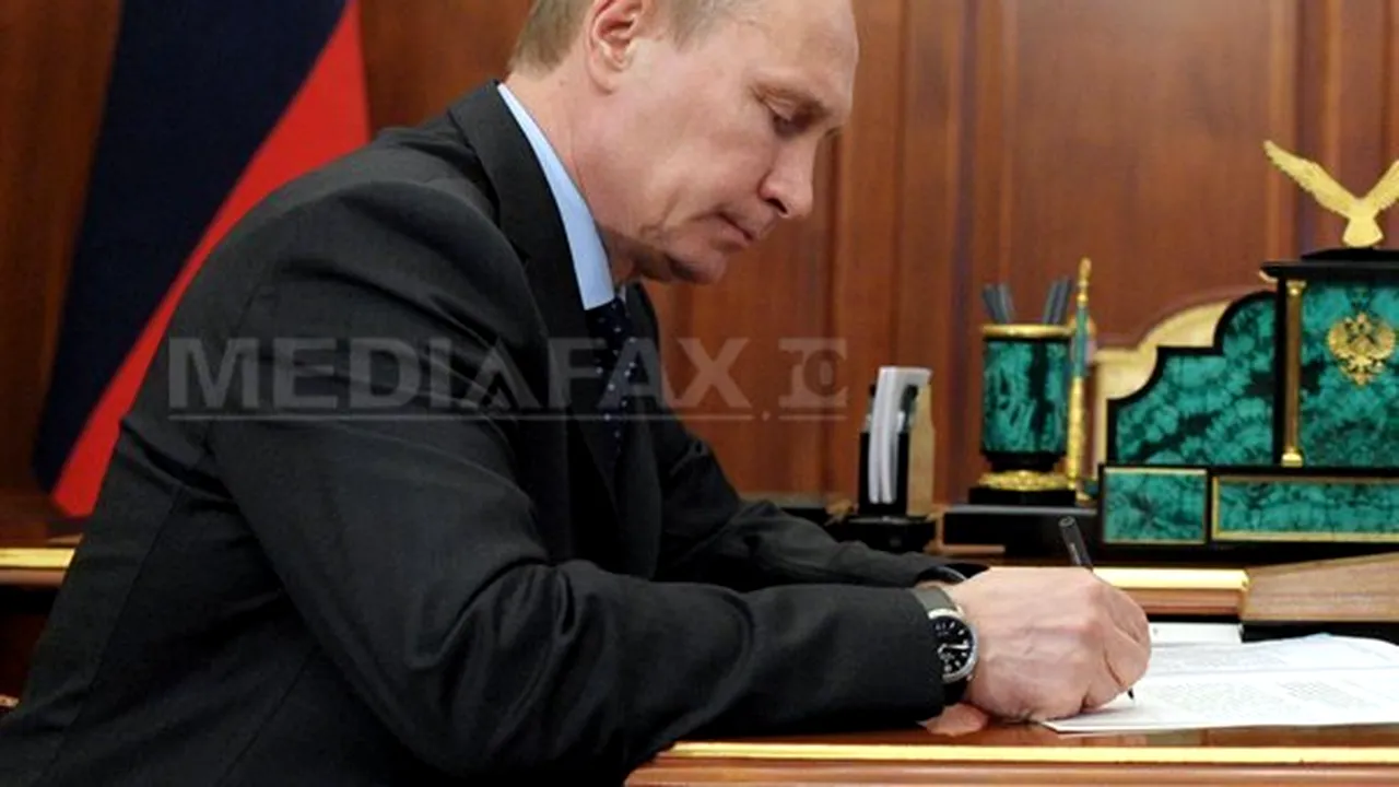 Vladimir Putin a semnat un decret privind reabilitarea tătarilor din Crimeea