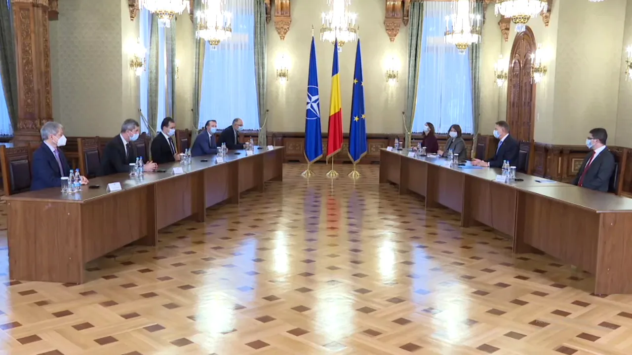 Glume şi voie bună la Cotroceni. Iohannis: Felicitări pentru formalizarea coaliţiei