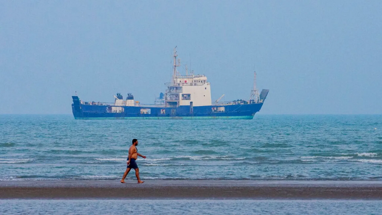 Un vas cargo cu 24 de oameni la bord s-a scufundat în largul Indiei