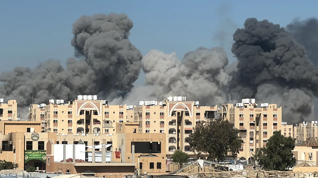 Cel puţin 10 palestinieni ucişi într-un atac în Gaza. Israelul afirmă că a vizat un comandant Hamas