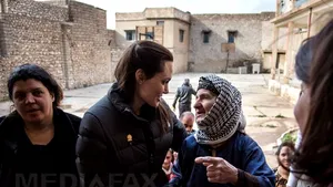 Angelina Jolie denunţă lipsa de fonduri pentru ajutorarea refugiaţilor din Irak
