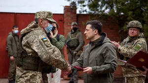 Volodimir Zelenski: Armata ucraineană vrea menţinerea armistiţiului, dar este obligată să apere ţara