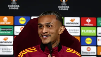 LIFE Fotbalistul Romei Wesley, în centrul unui scandal după ce soția îl acuză că a înșelat-o
