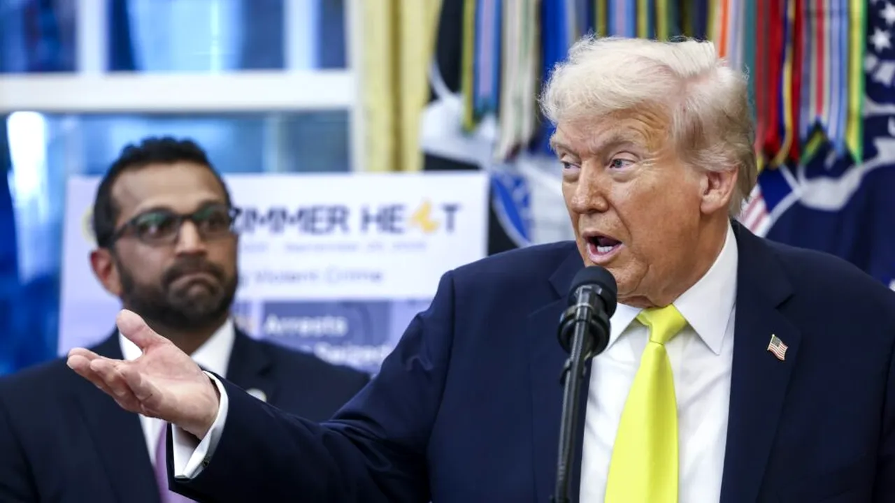 Trump respinge zvonurile despre demiterea directorului FBI Kash Patel