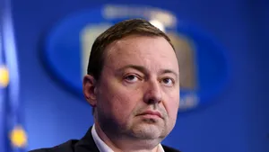 Autostrada Sibiu-Pitești: Turnarea betonului rutier finalizată în prima galerie a tunelului Momaia