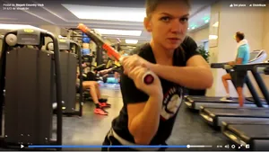Simona Halep, Sandra Izbaşa şi Ion Alexandru Ţiriac, în sala de antrenament, 