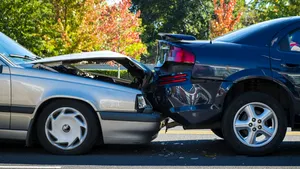 După ce a scăpat din accident, un şofer a împrumutat bani pentru expertiză; Poliţia nu a avut