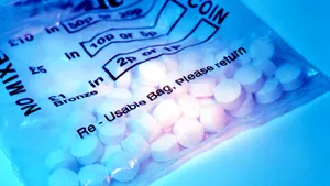 Traficant de droguri prins în flagrant în Arad. Câte pastile de ecstasy au găsit poliţiştii asupra lui