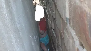 FOTO: O fetiţă de 3 ani a rămas blocată într-un loc neobişnuit. Pompierii au intervenit pentru a salva copilul