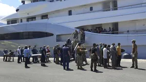 Şeful pazei de coastă din Grecia a fost trimis în judecată pentru naufragiul soldat cu sute de morţi